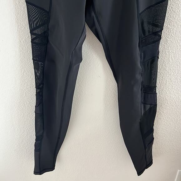 Lululemon Just Breathe Pant High Rise Black Polka Dot Mesh 6 - Picture 4 of 7